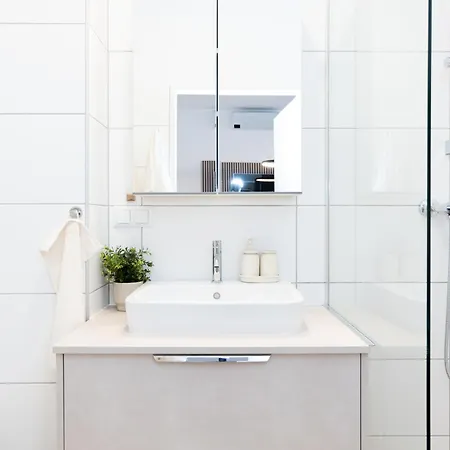 Appartement Frant Living - Naehe Zentrum Mit Balkon & Parkplatz *