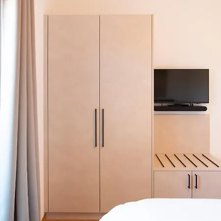 Frant Living - Naehe Zentrum Mit Balkon & Parkplatz * Γκρατς