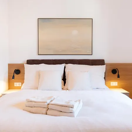Appartement Frant Living - Naehe Zentrum Mit Balkon & Parkplatz