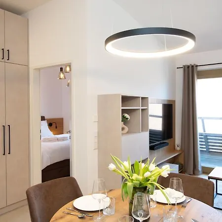 Appartement Frant Living - Naehe Zentrum Mit Balkon & Parkplatz *