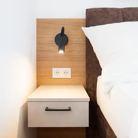 Frant Living - Naehe Zentrum Mit Balkon & Parkplatz * Γκρατς