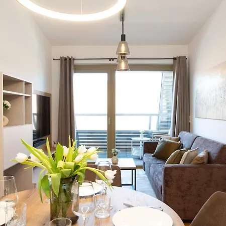 Frant Living - Naehe Zentrum Mit Balkon & Parkplatz * Γκρατς