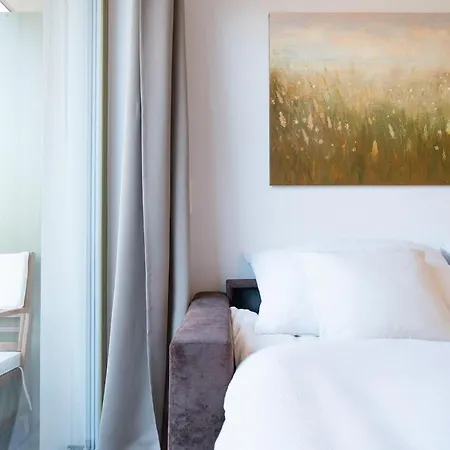 Frant Living - Naehe Zentrum Mit Balkon & Parkplatz Appartement