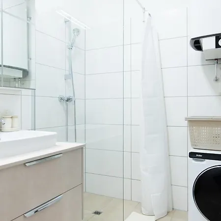 Appartement Frant Living - Naehe Zentrum Mit Balkon & Parkplatz