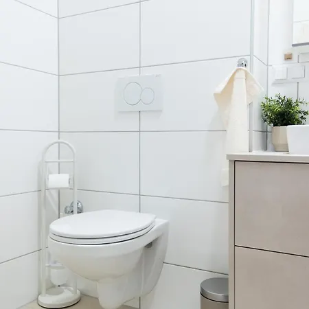 Appartement Frant Living - Naehe Zentrum Mit Balkon & Parkplatz *